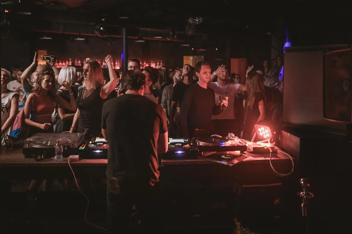 Crowd at Gazgolder, Moscow, during a Gorbani set